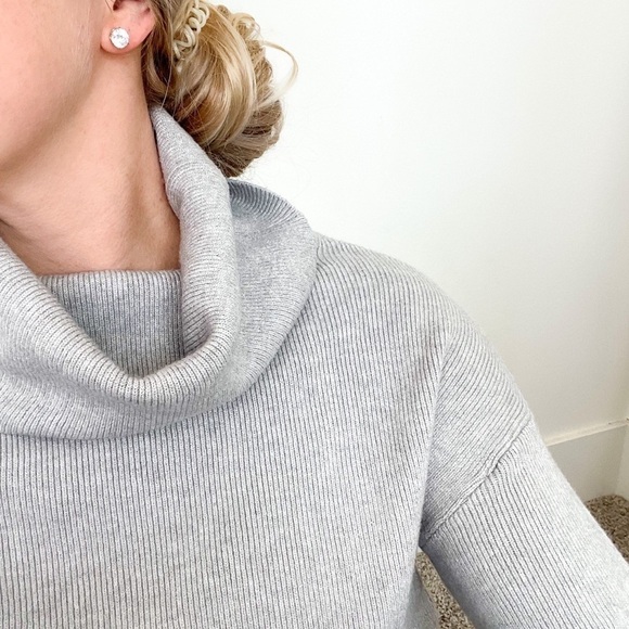 37.Melanie Lyne Luxe Knit Cowl neck Sweater. Grey. - Picture 5 of 13